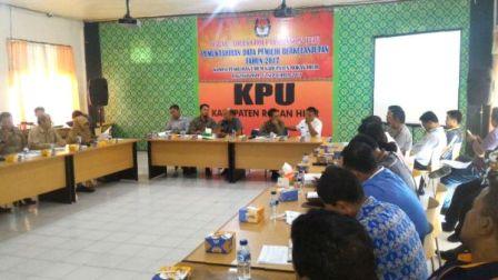 Sosialisasi Ala KPU Rohil, Gelar Jalan Santai 